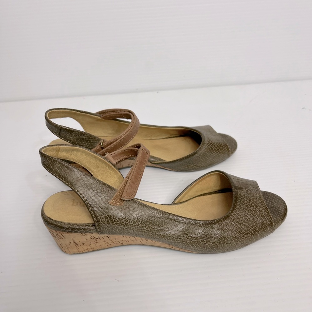 Bussola Leather Cork wedge taupe Sandals size 38 (7) gray/brown